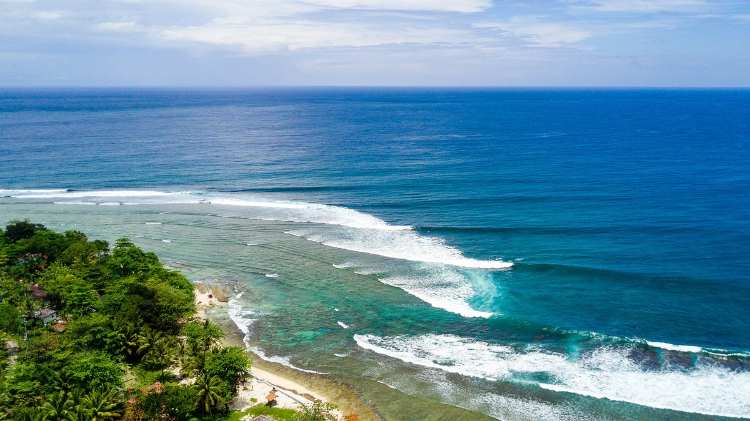 Pantai Tanjung Setia: Lokasi, Daya Tarik, Jam Buka & HTM