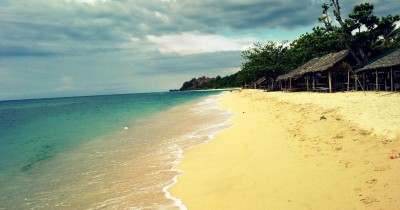 ​Pantai Lhok Bubon, Menikmati Keindahan Alam dan Mencicipi Hidangan Laut