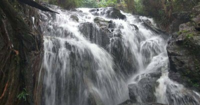 Air Terjun Jelutung, Menikmati Keindahan Air Terjun Tertinggi di Kepulauan Riau
