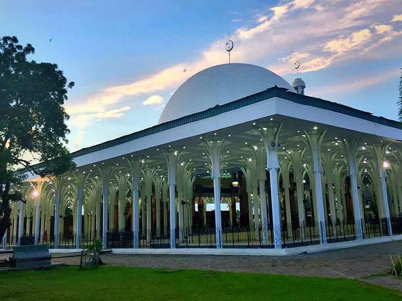 Masjid Agung Al-Falah, Masjid Seribu Tiang Kebanggan Jambi - Tempat.me