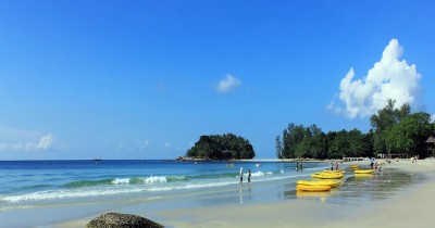 Pantai Lagoi, Eksotisme Pantai dan Deretan Resort Mewah di Bintan