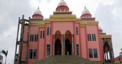 Masjid Pink, Masjid Cantik yang Kini Menjadi Wisata Religi di Bintan