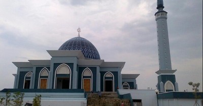 Keindahan Arsitektur dan Ornamen Khas Melayu di Masjid Raya Kepulauan Riau