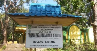 Berwisata ke Makam Temenggung Abdul Jamal Mengulas Peninggalan Kesultanan Riau