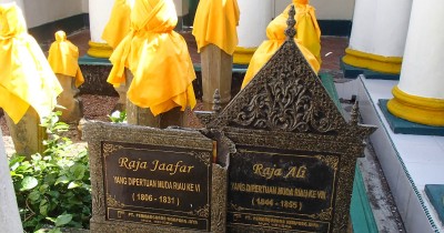 Makam Raja Ja'far, Tempat Peristirahatan Putra Mahkota Raja Tersohor di Kepulauan Riau
