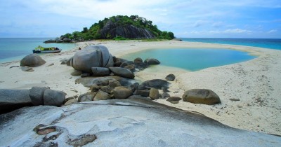 Berwisata Sambil Menikmati Keramahan Penduduk pulau lalang