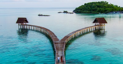 Nikmati Keindahan Resort Ekowisata di Pulau Bawah