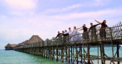 1000 Keistimewaan Pantai Pulau Moro Yang Begitu Memukau