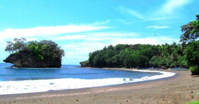 Pantai Madasari, Pesona Keindahan Pantai yang Alami