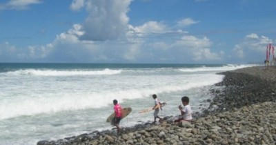 Pantai Cimaja, Pantai Favorit Peselancar di Sukabumi