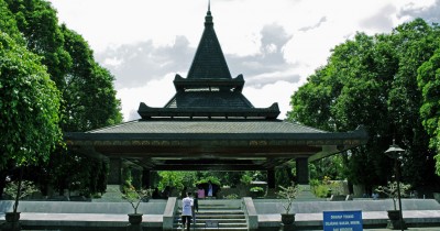 Wisata Makam Bung Karno, Mengenang Presiden Pertama Kita di Kota Blitar