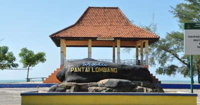 Pantai Lombang, Berwisata di Bawah Asrinya Cemara Udang