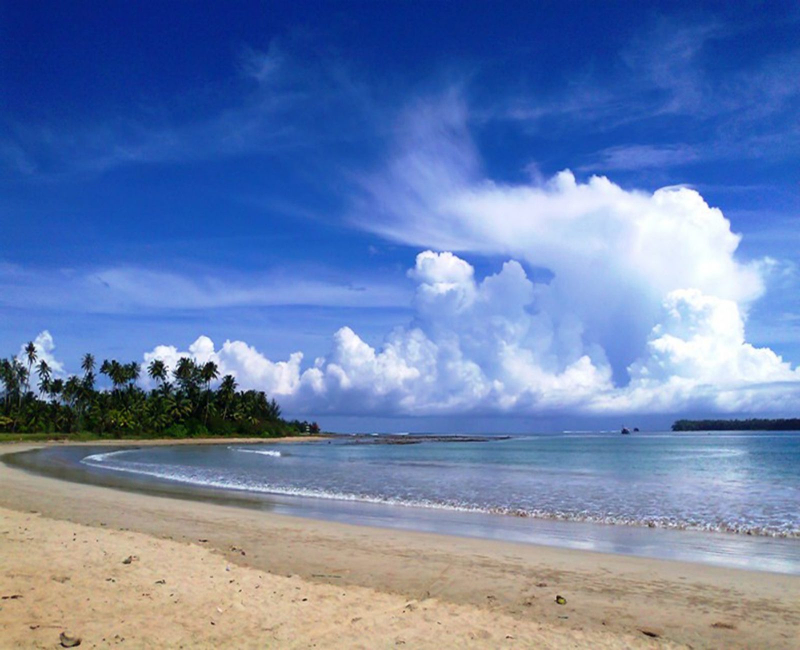 Pantai Lagundri : Harga Tiket, Foto, Lokasi, Fasilitas dan Spot