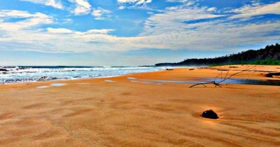 Pantai Gawu Soyo, Pantai Cantik dan Menarik dengan Pasirnya yang Berwarna Merah Muda