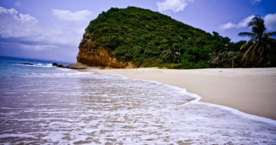 Pantai Surga : Fasilitas, Rute, Jam Buka, Harga Tiket dan Daya Tarik