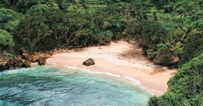 Pantai Ngetun : Tiket Harga Masuk, Foto dan Lokasi
