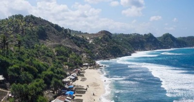Pantai Nampu : Tiket Harga Masuk, Foto dan Lokasi