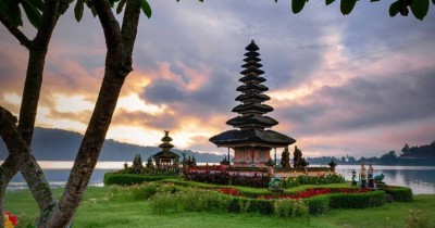 Danau Beratan di Bali, Danau Terkenal Dengan Pemandangan Indahnya