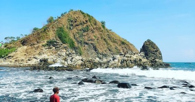 Pantai Payangan : Tiket Harga Masuk, Foto dan Lokasi